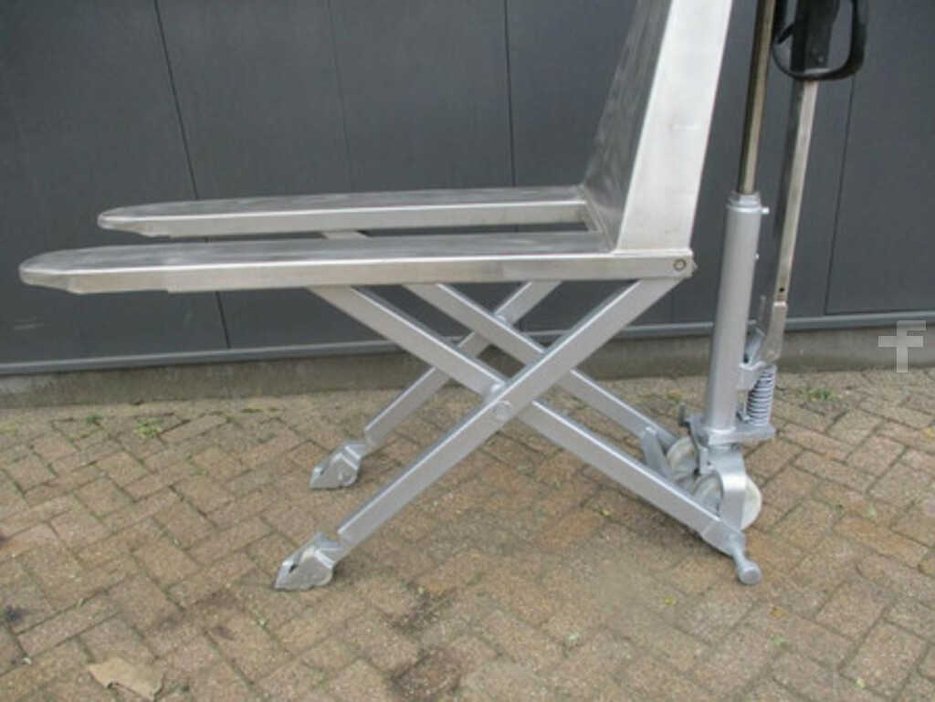 14229_2010RVS-1.jpg?v=1761539136