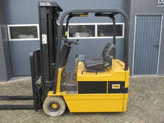 3-wiel elektrische heftrucks CAT Lift Trucks F30