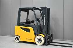 Elektro čtyřkolový VZV CAT Lift Trucks 2EP5000