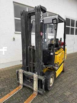 Gázüzemű targoncák 2005  Yale GLP20AF (2)