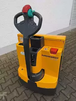 Elektromos emelőkocsik 2016  Jungheinrich EJE120 (1)