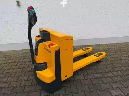 Elektromos emelőkocsik 2016  Jungheinrich EJE120 (2)