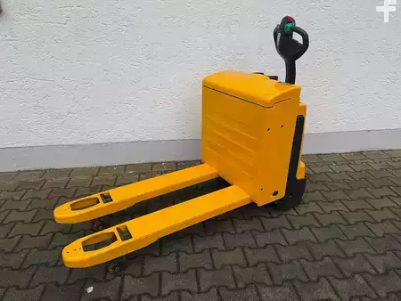 Elektromos emelőkocsik 2016  Jungheinrich EJE120 (3)