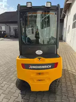 Eléctrica de 4 ruedas 2013  Jungheinrich EFG 320 (4)