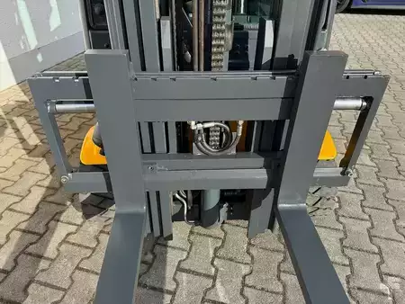 Eléctrica de 4 ruedas 2013  Jungheinrich EFG 320 (5)