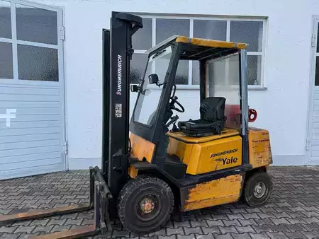Gas gaffeltruck 1996  Jungheinrich TFG25 (1)