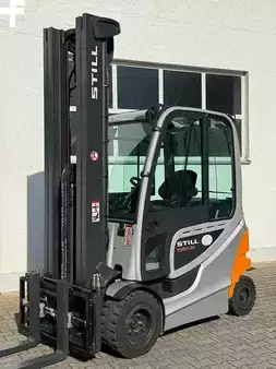 Carrelli elettrici 4 ruote 2016  Still RX60-30 (1)