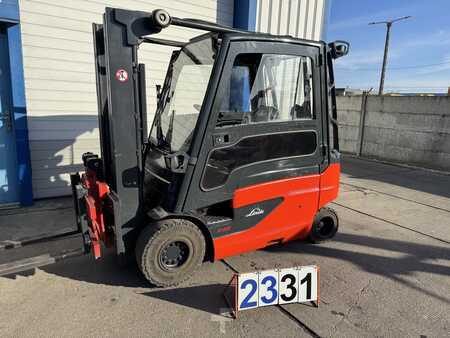 Elektromos 4 kerekű 2013  Linde E25L-01 (1)