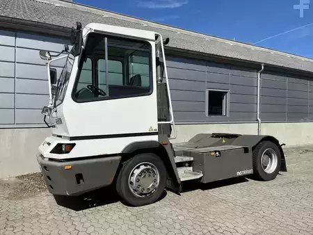 Wózek terminalowy 2015  Terberg YT182 4x2 (2)