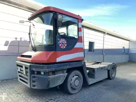 Terminal tractor 2011  Terberg RT223 (2)