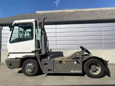 Trattori per terminali 2017  Terberg YT222 4x2 (1)
