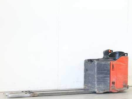 Porta-paletes elétrico 2017  Linde T20SP/131-07 (2)