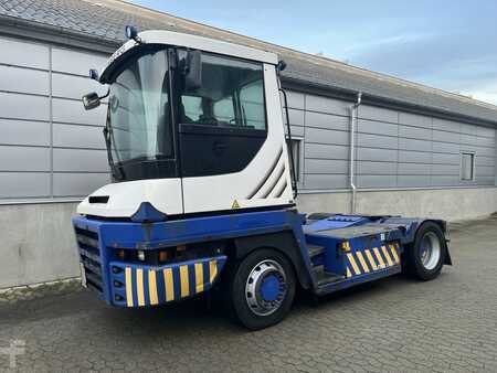 Terminálový traktor - Terberg RT223 (2)