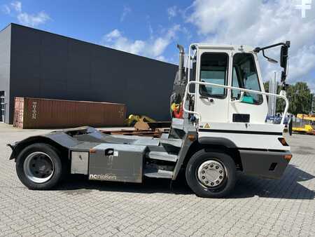 Tracteur à bagages - Terberg YT222 4X2 (5)