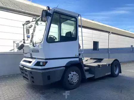 Terminal tractor - Terberg YT222 4X2 (2)