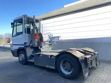 Terminal tractor - Terberg YT222 4X2 (3)