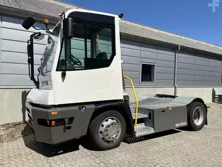 Tracteurs à bagages 2023  Terberg YT223 4x2 (2)