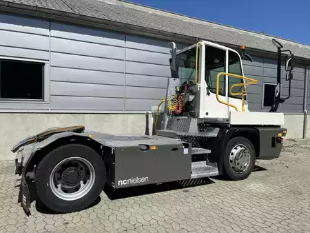 Tracteurs à bagages 2023  Terberg YT223 4x2 (3)