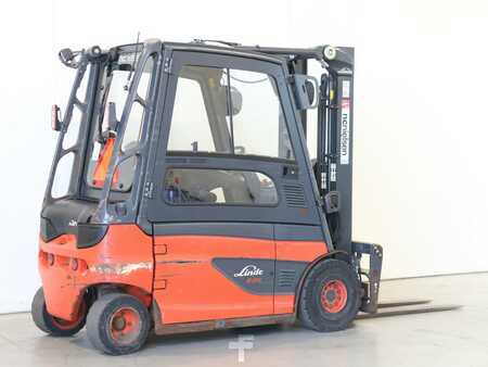 Elektryczne 4-kołowe 2017  Linde E25L/387 (3)