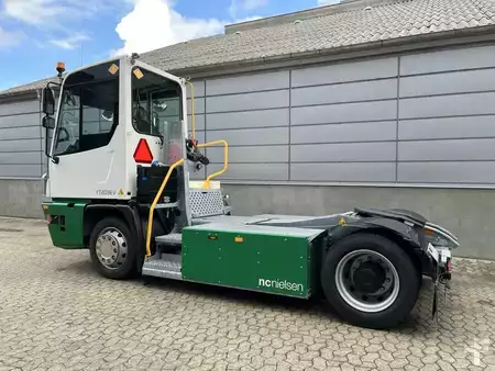 Terminál traktor 2025  Terberg YT203-EV 4x2 (6)