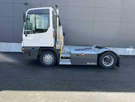 Terminal tractors 2023  Terberg YT223 4x2 (1)