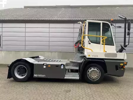 Terminál traktor 2024  Terberg YT223 4x2 (4)