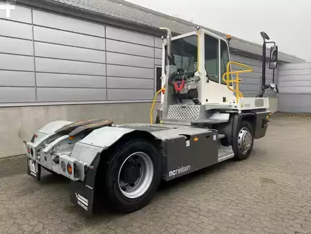 Terminál traktor 2024  Terberg YT223 4x2 (5)