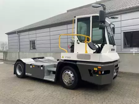 Terminál traktor 2024  Terberg YT223 4x2 (6)