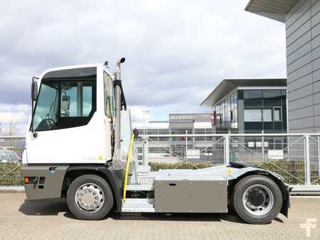 Terminal tractor 2025  Terberg YT223 4x2 (1)