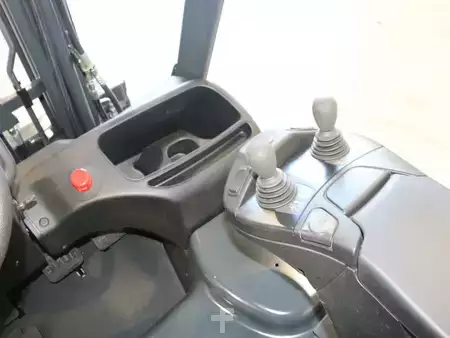 Electric - 3 wheels 2016  Linde E18/386-02 EVO (8)