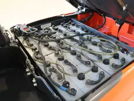 Electric - 3 wheels 2016  Linde E18/386-02 EVO (9)