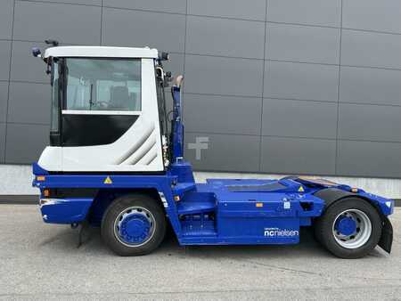 Tracteur à bagages 2013  Terberg RT223 4X4 (1)