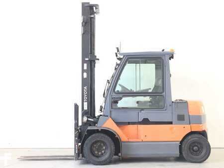 Elektro čtyřkolový VZV 2014  Toyota 7FBMF45 (1)