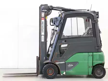 Elektryczne 4-kołowe 2018  Linde E16P/386-02 EVO (1)