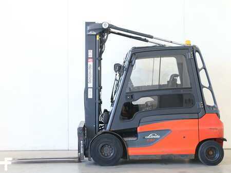 Elektryczne 4-kołowe 2016  Linde E30L/387 (1)