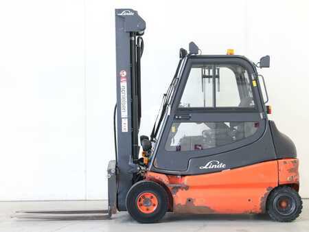 Eléctrica de 4 ruedas 2009  Linde E25/336-03 (1)