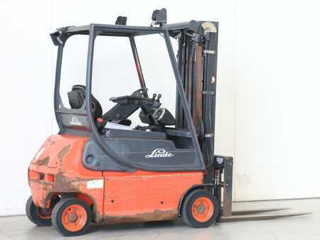 Chariots électriques à 4 roues 2002  Linde E16P/335-02 (3)
