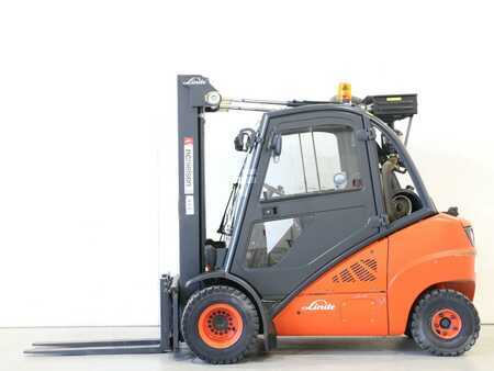 Gázüzemű targoncák 2010  Linde H35T/393 (1)