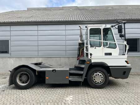 Terminálový traktor 2016  Terberg YT222 4x2 (4)