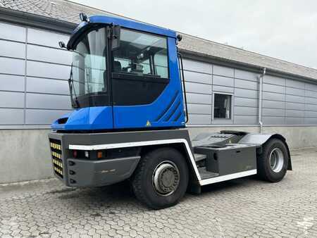 Terminálový traktor 2017  Terberg RT223 4x4 (2)