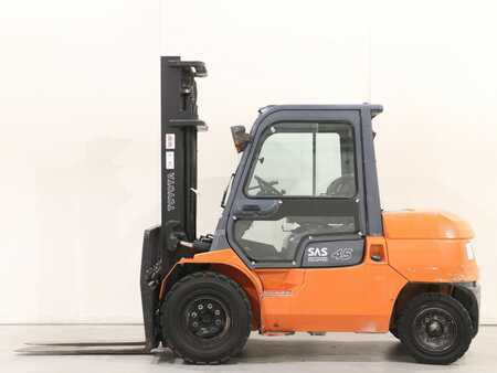 Dízel targoncák 2008  Toyota 42-7FD40 (1)