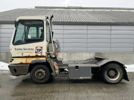 Terminál traktor 2010  Terberg YT182 4X2 (1)