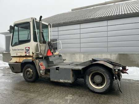 Terminál traktor 2010  Terberg YT182 4X2 (6)