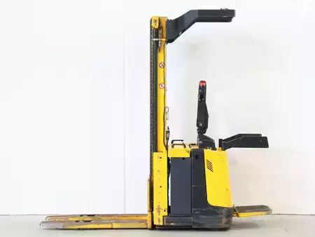 Ledstaplare gå 1998  Jungheinrich El-stabler (1)