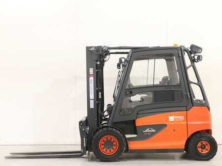 Elektromos 4 kerekű 2023  Linde E40-600H/388 (1)