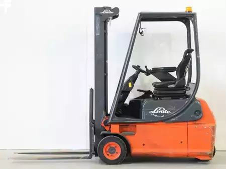Elektromos 3 kerekű 2004  Linde E16/335-02 (1)