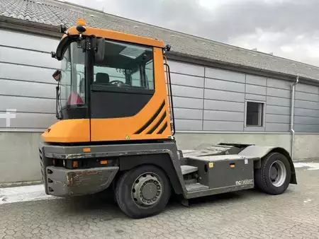 Terminal tractor 2015  Terberg RT223 4X4 (2)