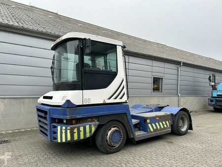 Terminal tractor 2016  Terberg RT223 4X4 (2)