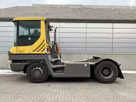 Terminal tractor 2018  Terberg RT223 4X4 (1)