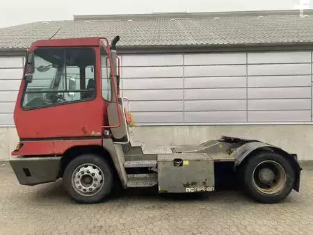 Terminal tractor 2013  Terberg YT182 4X2 (1)